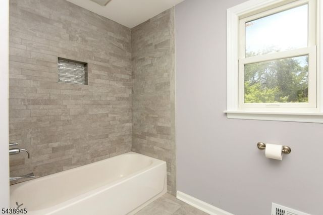 6 Dana Ct, South Brunswick Twp., NJ 08540