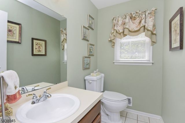 6 Dana Ct, South Brunswick Twp., NJ 08540