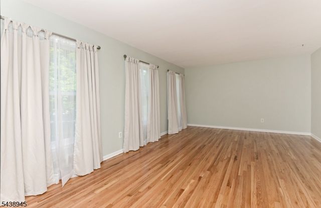 6 Dana Ct, South Brunswick Twp., NJ 08540