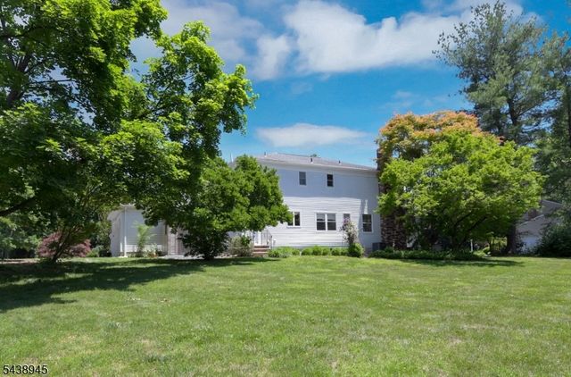 6 Dana Ct, South Brunswick Twp., NJ 08540