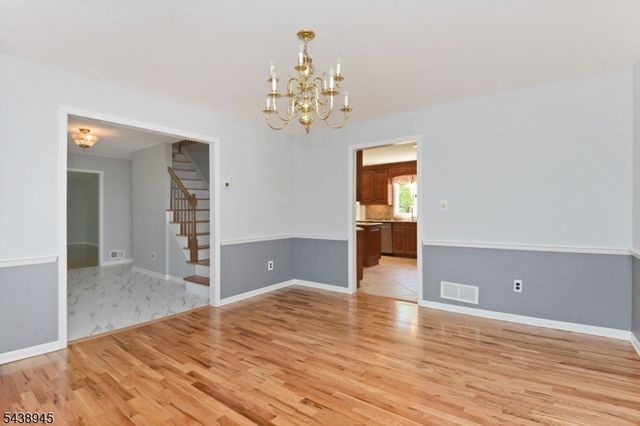 6 Dana Ct, South Brunswick Twp., NJ 08540