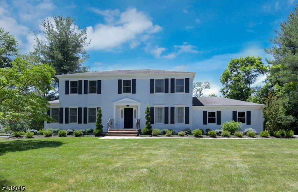 6 Dana Ct, South Brunswick Twp., NJ 08540