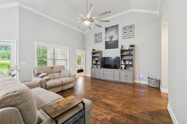 657 Josef Cir, Columbia, TN 38401