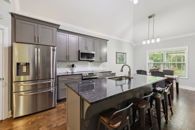 657 Josef Cir, Columbia, TN 38401