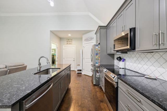 657 Josef Cir, Columbia, TN 38401