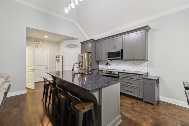 657 Josef Cir, Columbia, TN 38401