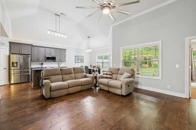 657 Josef Cir, Columbia, TN 38401