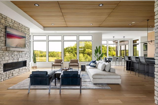 2828 Deer Hill Road, Medina, MN 55356