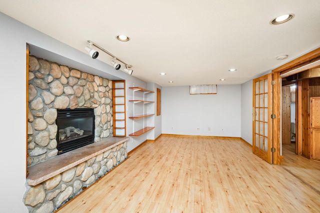319 Annapolis Street E, West Saint Paul, MN 55118