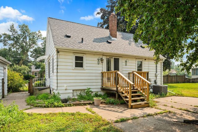 319 Annapolis Street E, West Saint Paul, MN 55118