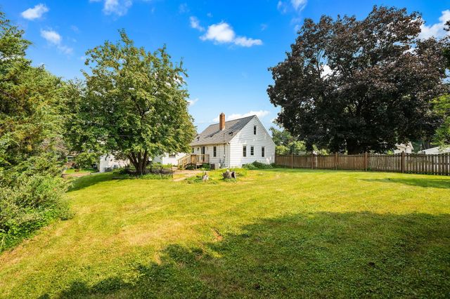 319 Annapolis Street E, West Saint Paul, MN 55118