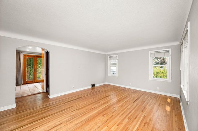 319 Annapolis Street E, West Saint Paul, MN 55118