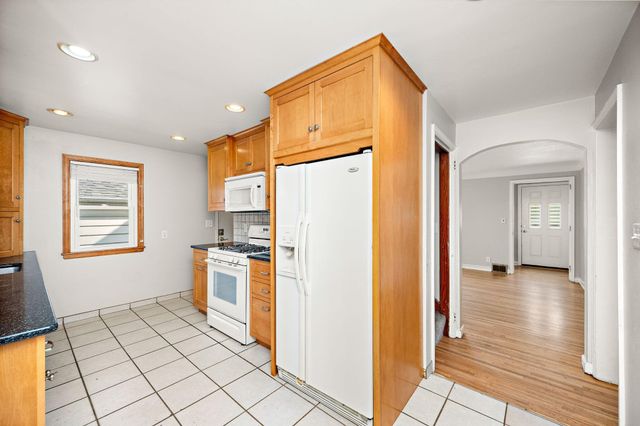 319 Annapolis Street E, West Saint Paul, MN 55118