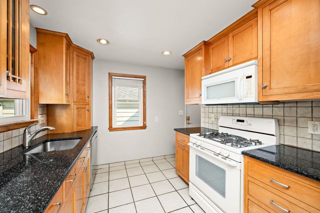 319 Annapolis Street E, West Saint Paul, MN 55118