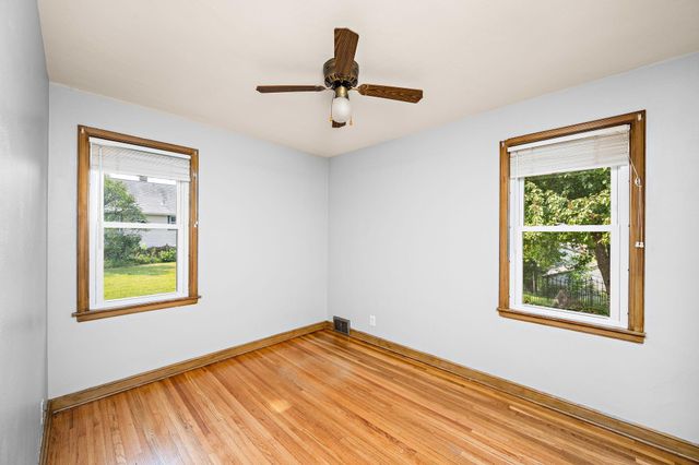 319 Annapolis Street E, West Saint Paul, MN 55118