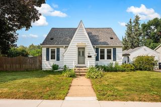 319 Annapolis Street E, West Saint Paul, MN 55118