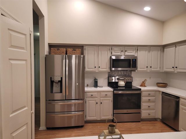 10195 Greentrail Drive, Boynton Beach, FL 33436