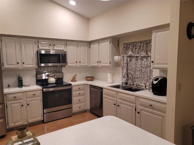 10195 Greentrail Drive, Boynton Beach, FL 33436