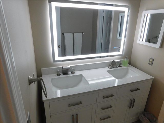 10195 Greentrail Drive, Boynton Beach, FL 33436