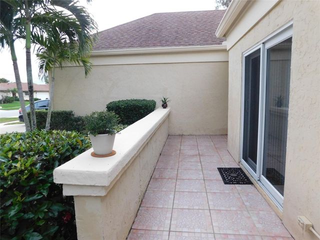 10195 Greentrail Drive, Boynton Beach, FL 33436