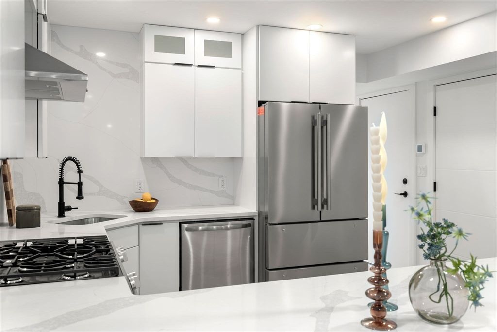 32 Orleans Street 6, Boston, MA 02128