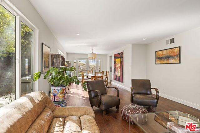 3804 Vista Linda Drive, Encino (los Angeles), CA 91316