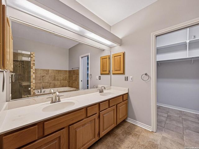 8730 Iliad, Universal City, TX 78148