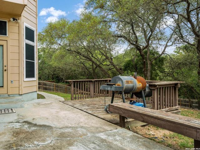 8730 Iliad, Universal City, TX 78148