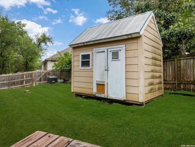 8730 Iliad, Universal City, TX 78148