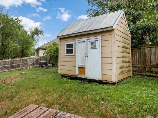 8730 Iliad, Universal City, TX 78148