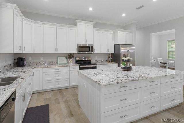 4464 N Elkcam Boulevard, Beverly Hills, FL 34465