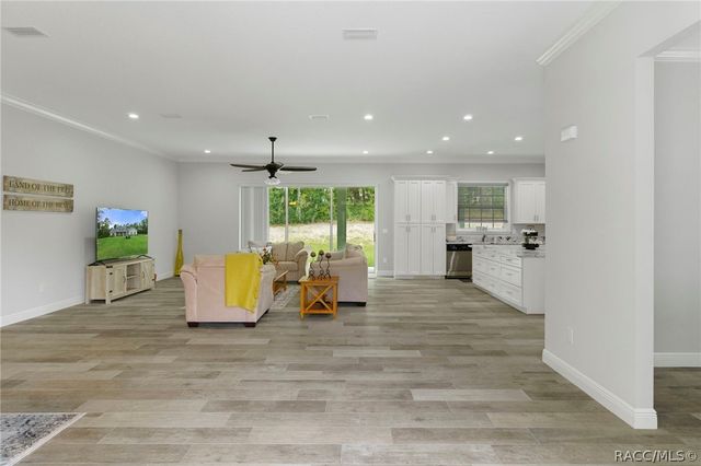 4464 N Elkcam Boulevard, Beverly Hills, FL 34465