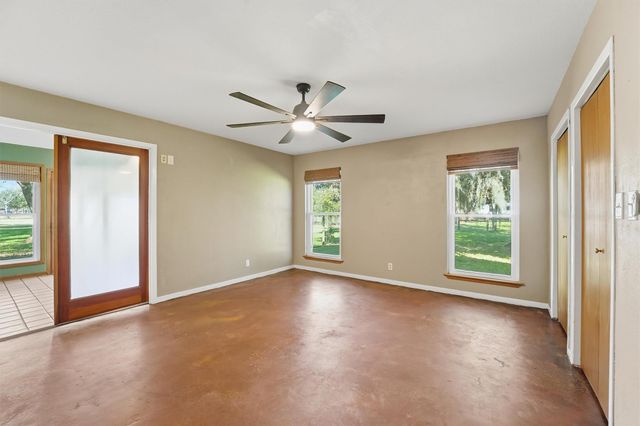 5610 County Road 823, West Columbia, TX 77486