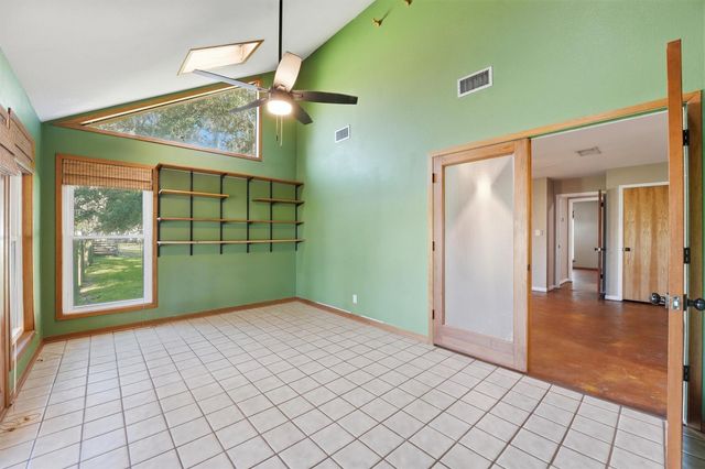 5610 County Road 823, West Columbia, TX 77486