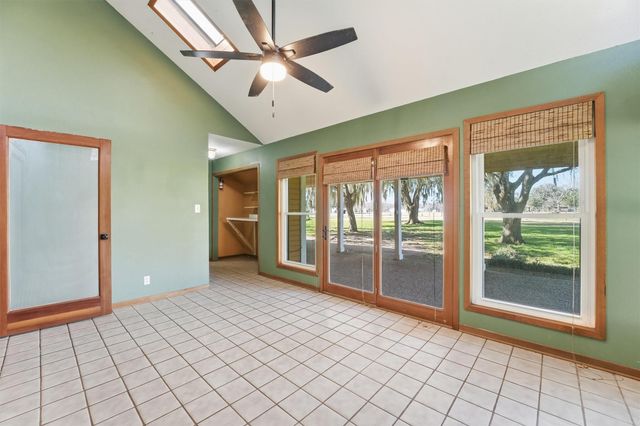 5610 County Road 823, West Columbia, TX 77486