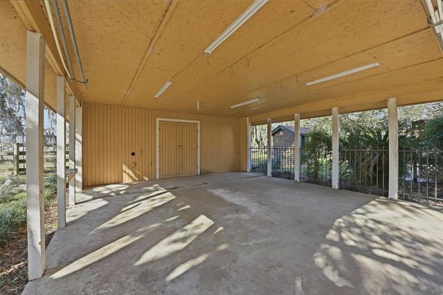 5610 County Road 823, West Columbia, TX 77486