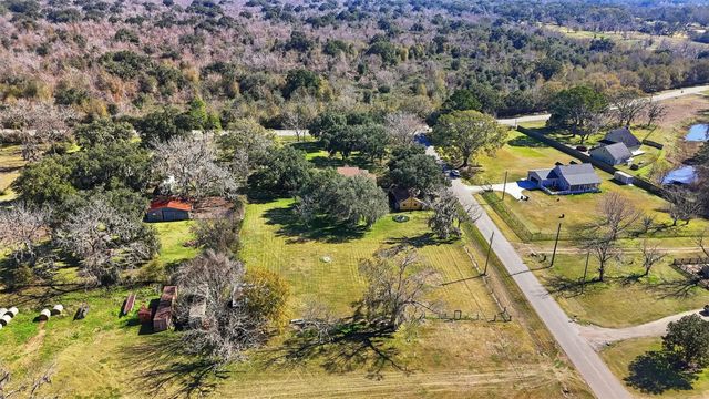 5610 County Road 823, West Columbia, TX 77486