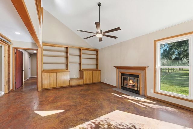 5610 County Road 823, West Columbia, TX 77486