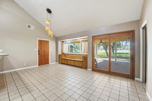 5610 County Road 823, West Columbia, TX 77486