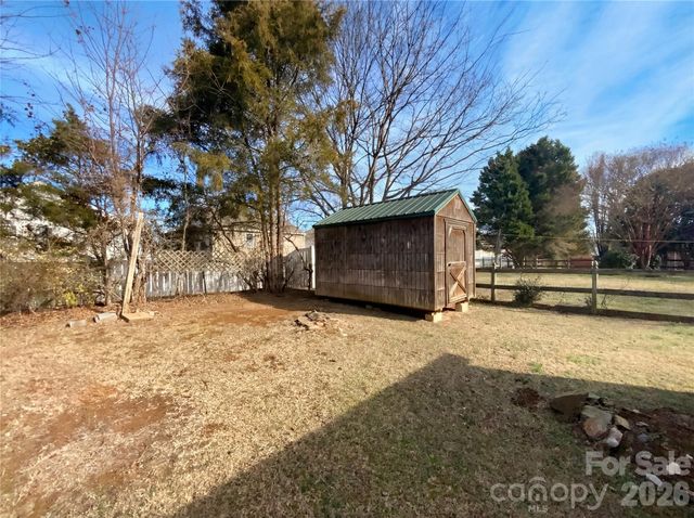 3662 Farm Lake Drive SW, Concord, NC 28027