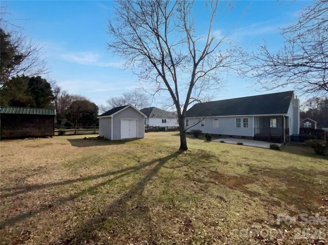 3662 Farm Lake Drive SW, Concord, NC 28027