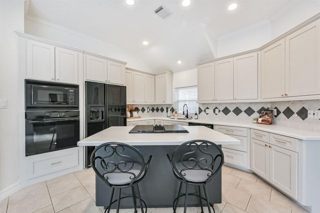 321 Pine Creek Drive, Friendswood, TX 77546