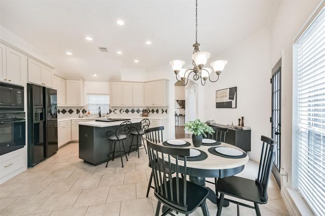 321 Pine Creek Drive, Friendswood, TX 77546