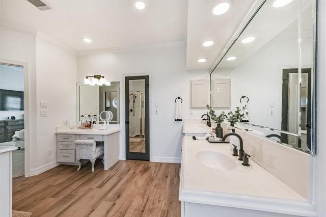 321 Pine Creek Drive, Friendswood, TX 77546