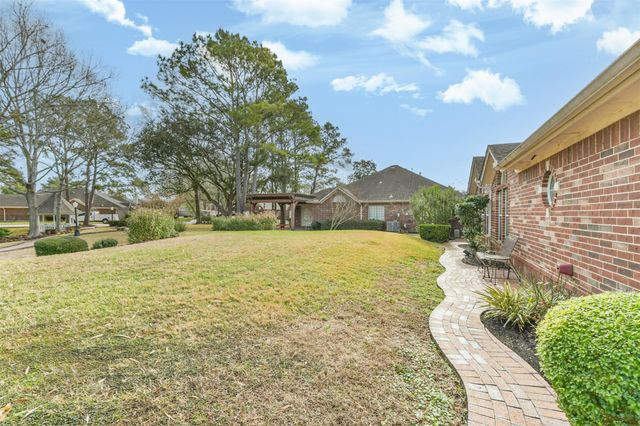 321 Pine Creek Drive, Friendswood, TX 77546
