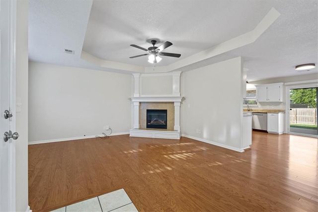 200 NW JACKIE Avenue, Grain Valley, MO 64014