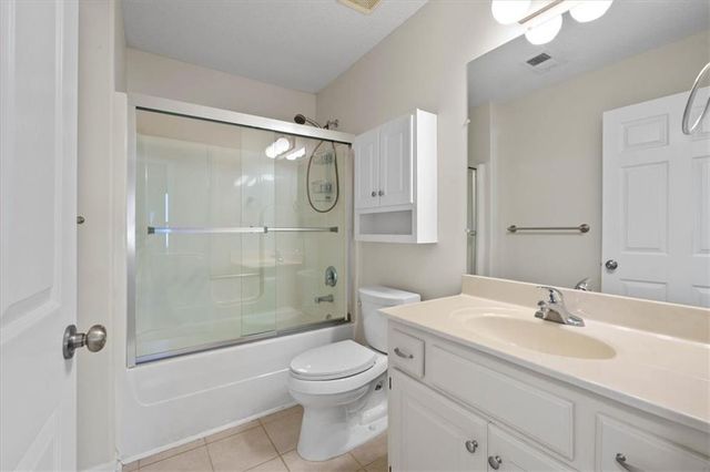 200 NW JACKIE Avenue, Grain Valley, MO 64014