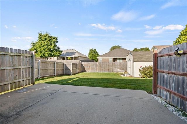 200 NW JACKIE Avenue, Grain Valley, MO 64014