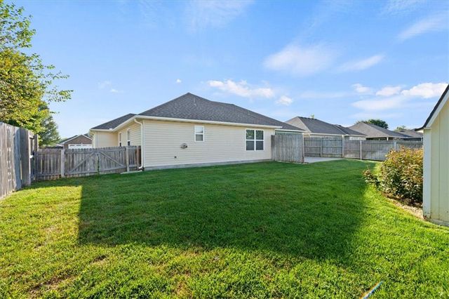 200 NW JACKIE Avenue, Grain Valley, MO 64014