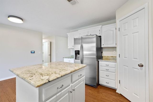 200 NW JACKIE Avenue, Grain Valley, MO 64014